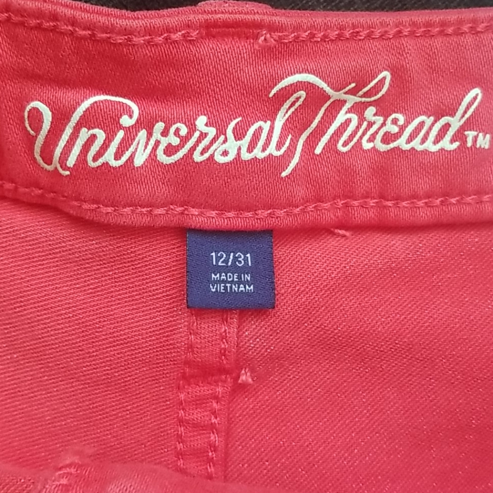 Red shorts - Picture 2 of 5